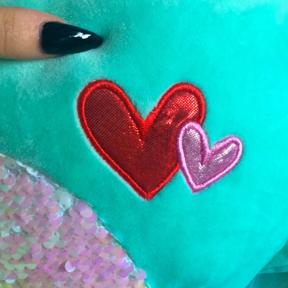Octopus V-day Squishmallow🐙💕 - Picture 2 of 3